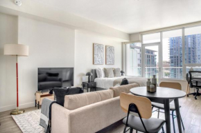 Downtown Studio w Roof Pool Gym nr 110 LAX-733